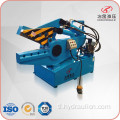 Crocodile type hydraulic scrap metal shear para sa recycling.